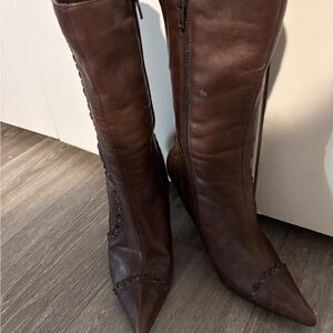 Stunning. Boots slightly used brown size 6